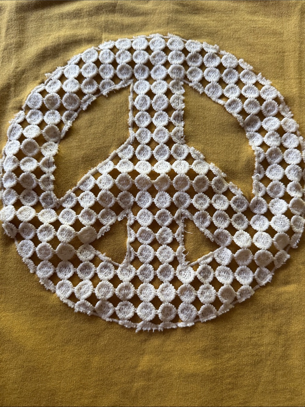 NWT UMGEE Oversized Mustard Peace Sign Crochet Applique Tee Sz Med - Picture 4 of 5